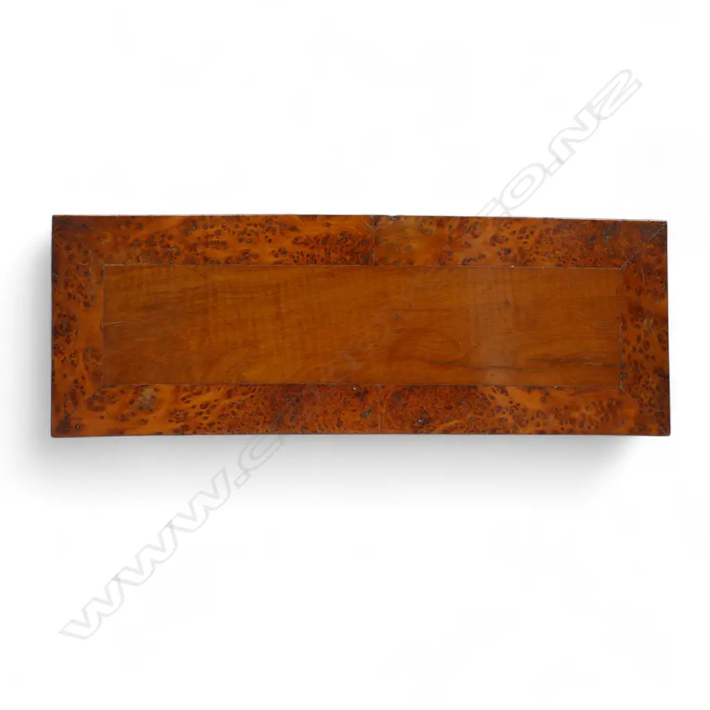A colonial kauri and burr totora box, Image 1++