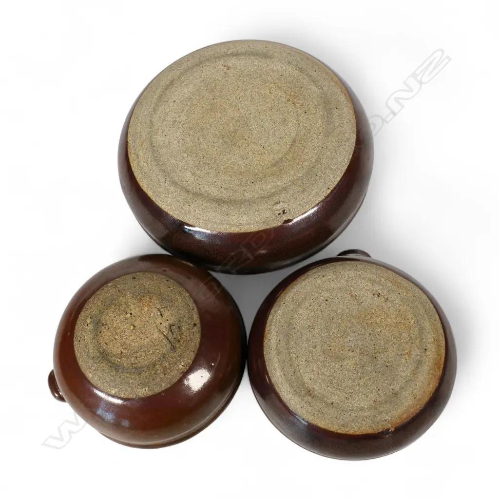 Three Len Castle pouring bowls, Image 1++