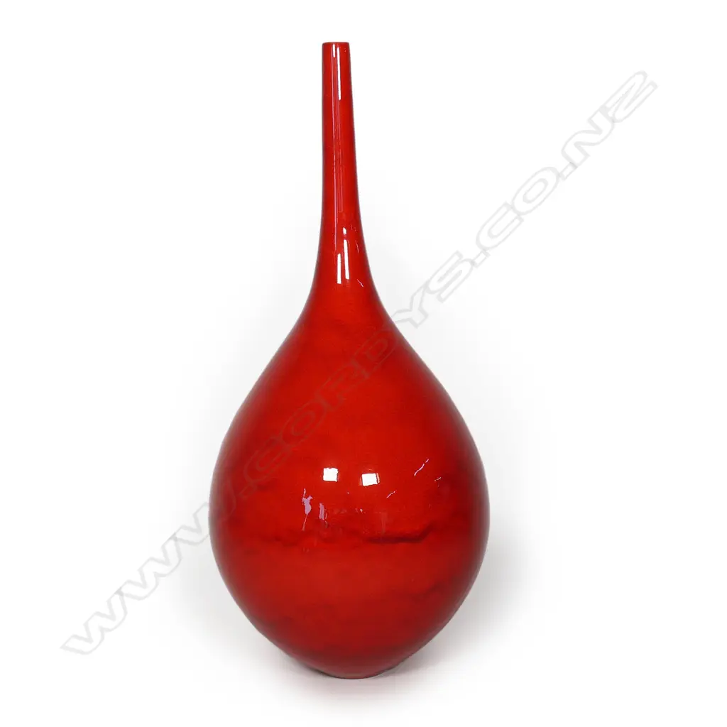 A Peter Collis orb vase, Image 1++