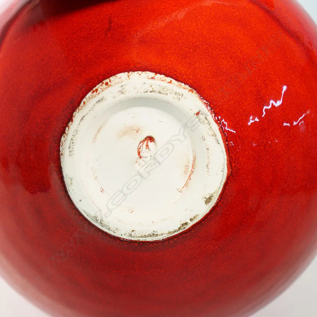 A Peter Collis orb vase, Image 1++