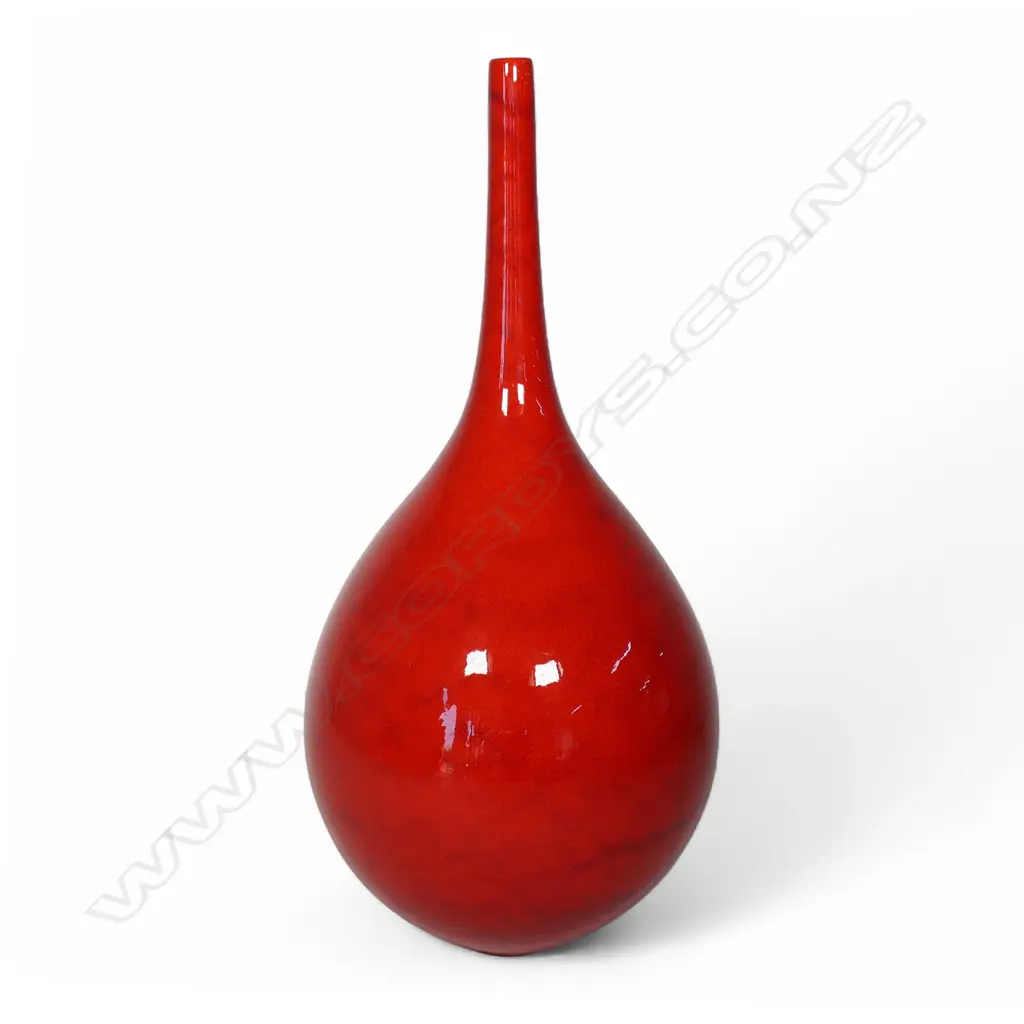 A Peter Collis orb vase, Image 1++