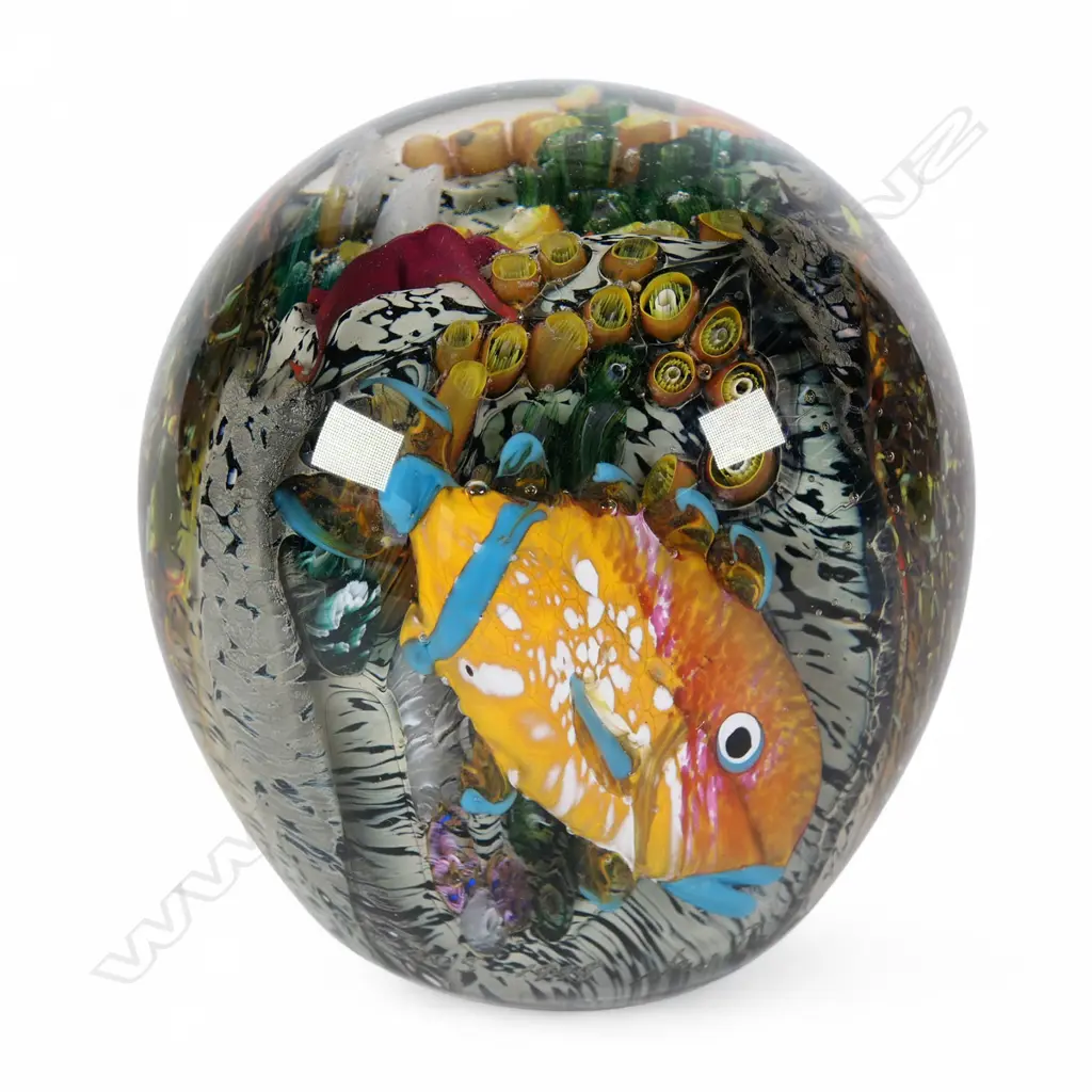 Peter Raos Pacific Collection paperweight, Image 1++