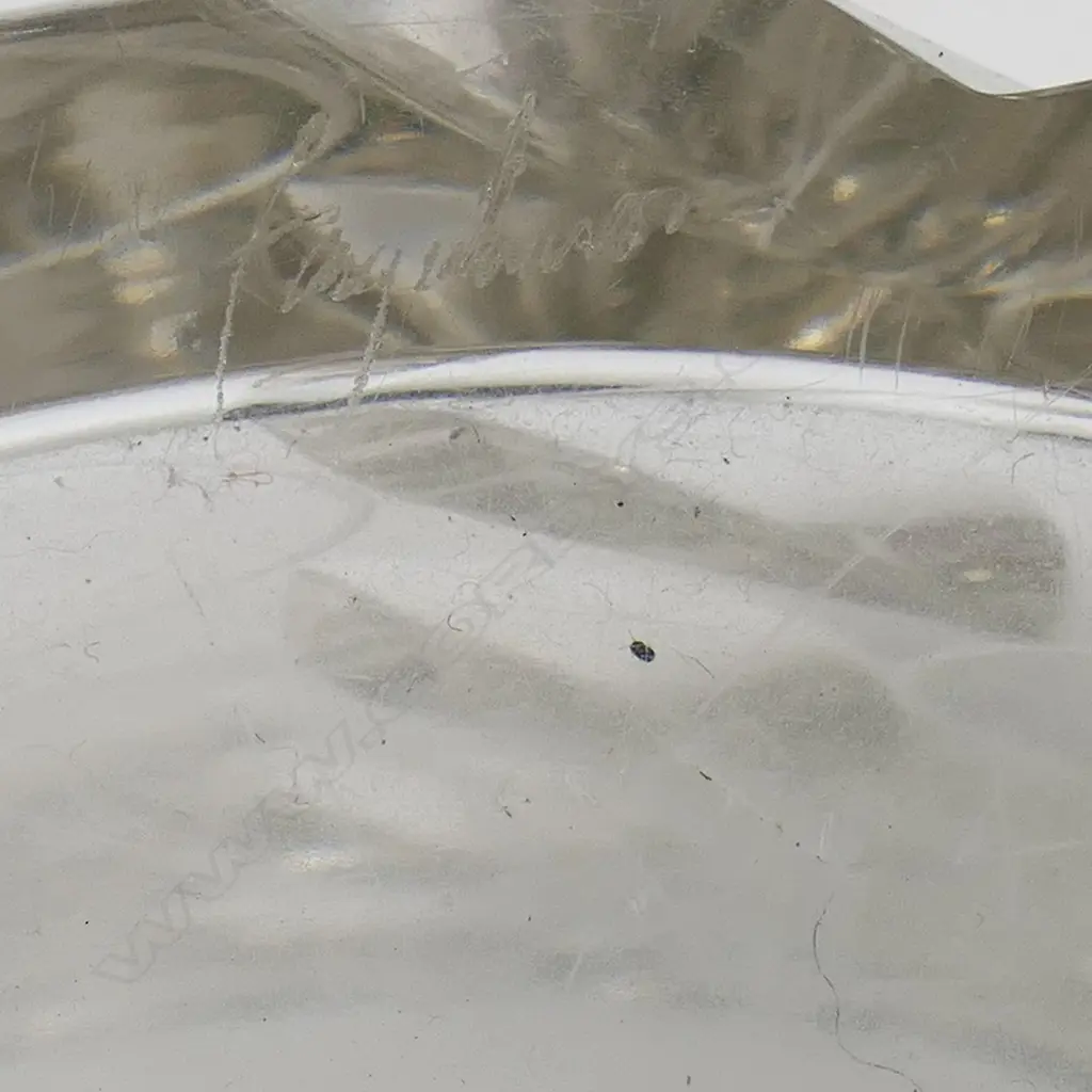 A Clyne Farquharson crystal vase, Image 1++