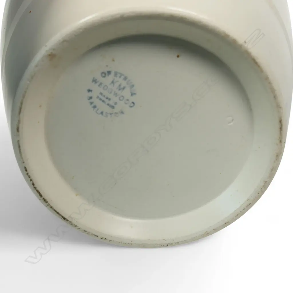 A Wedgwood large shoulder vase designed by Keith Murray, Image 1++
