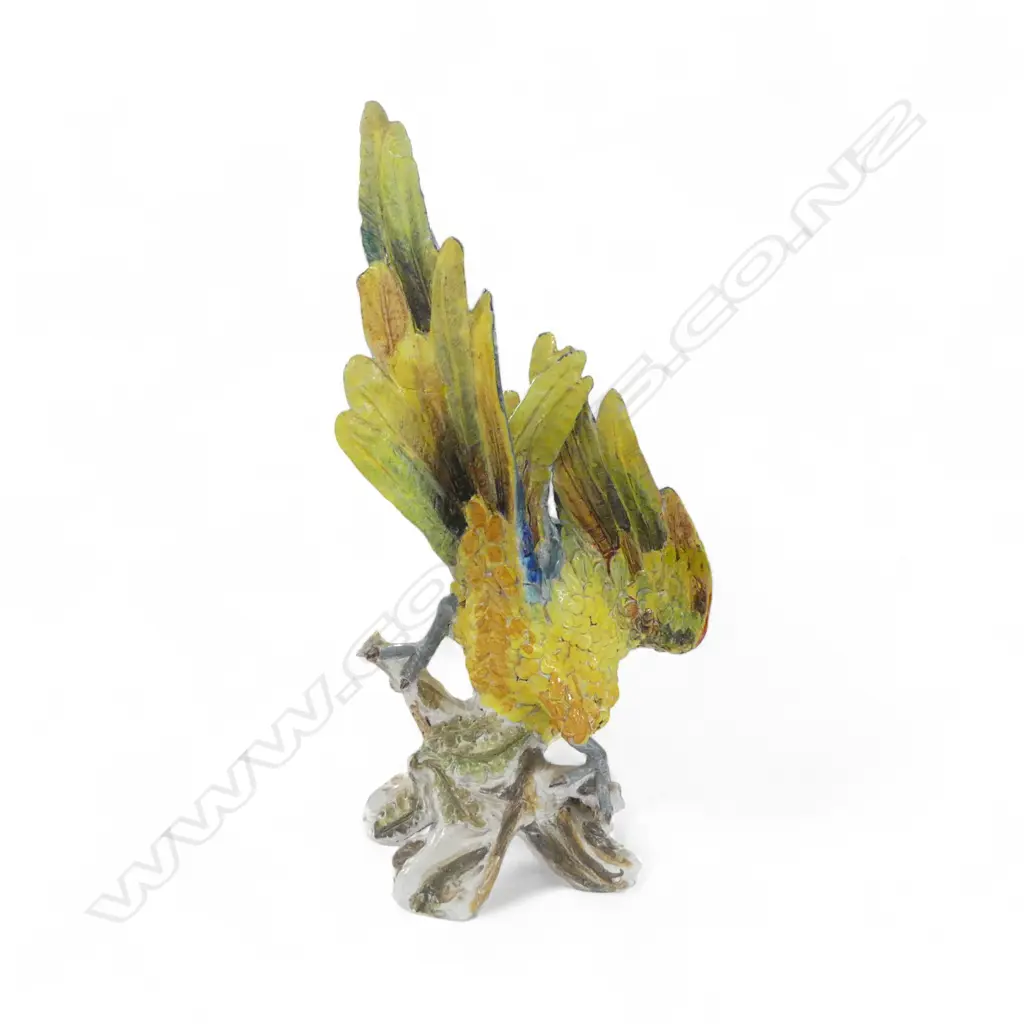 A large vintage Italian pottery McCaw parrot sculpture, Image 1++