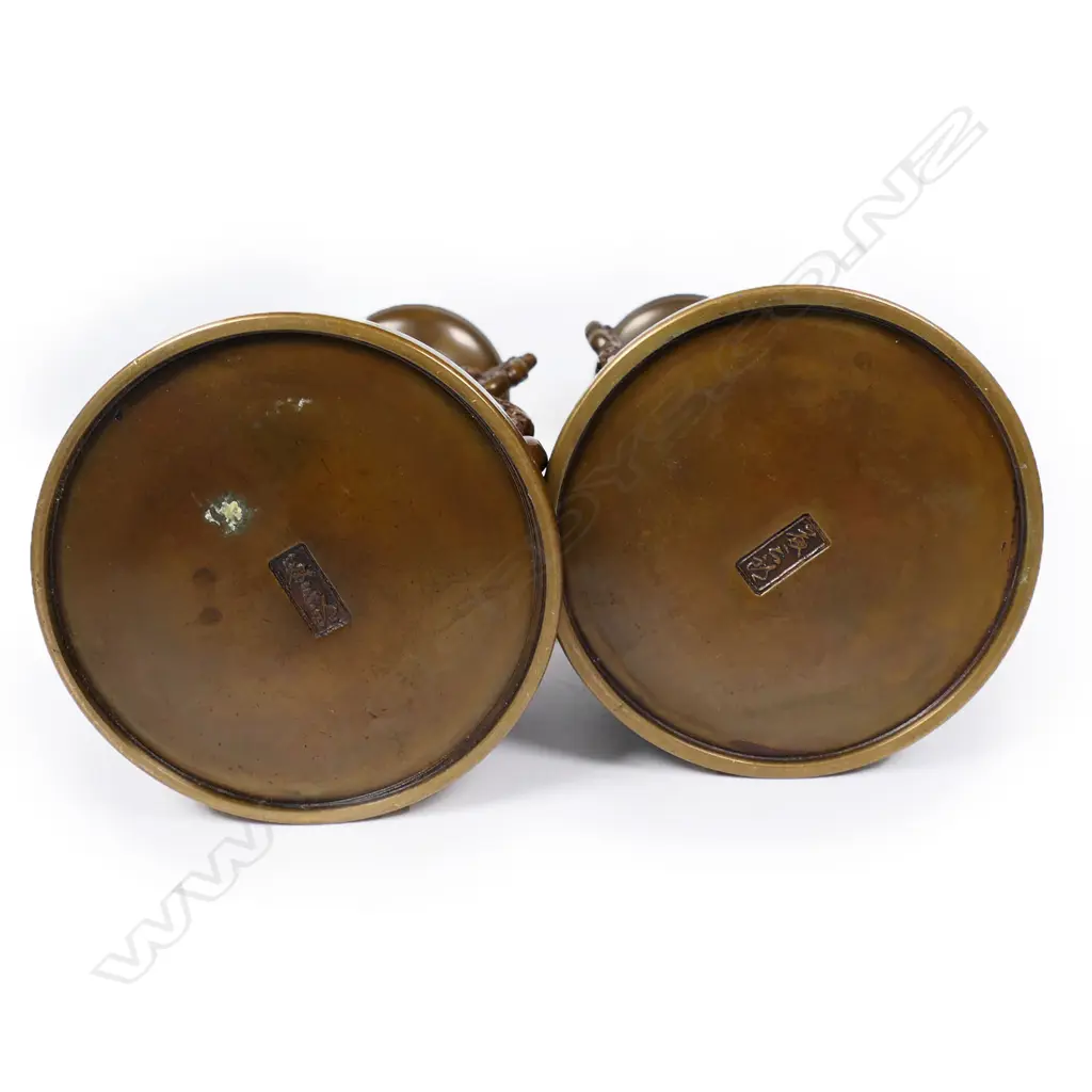 A pair of vintage oriental heavy bronze pricket candlesticks, Image 1++