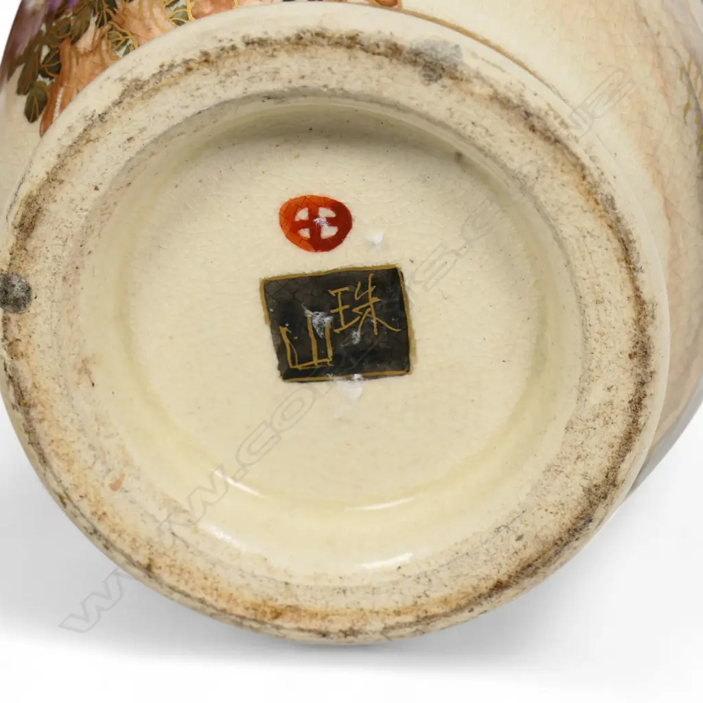 A late Meiji Japanese Satsuma vase, Image 1++