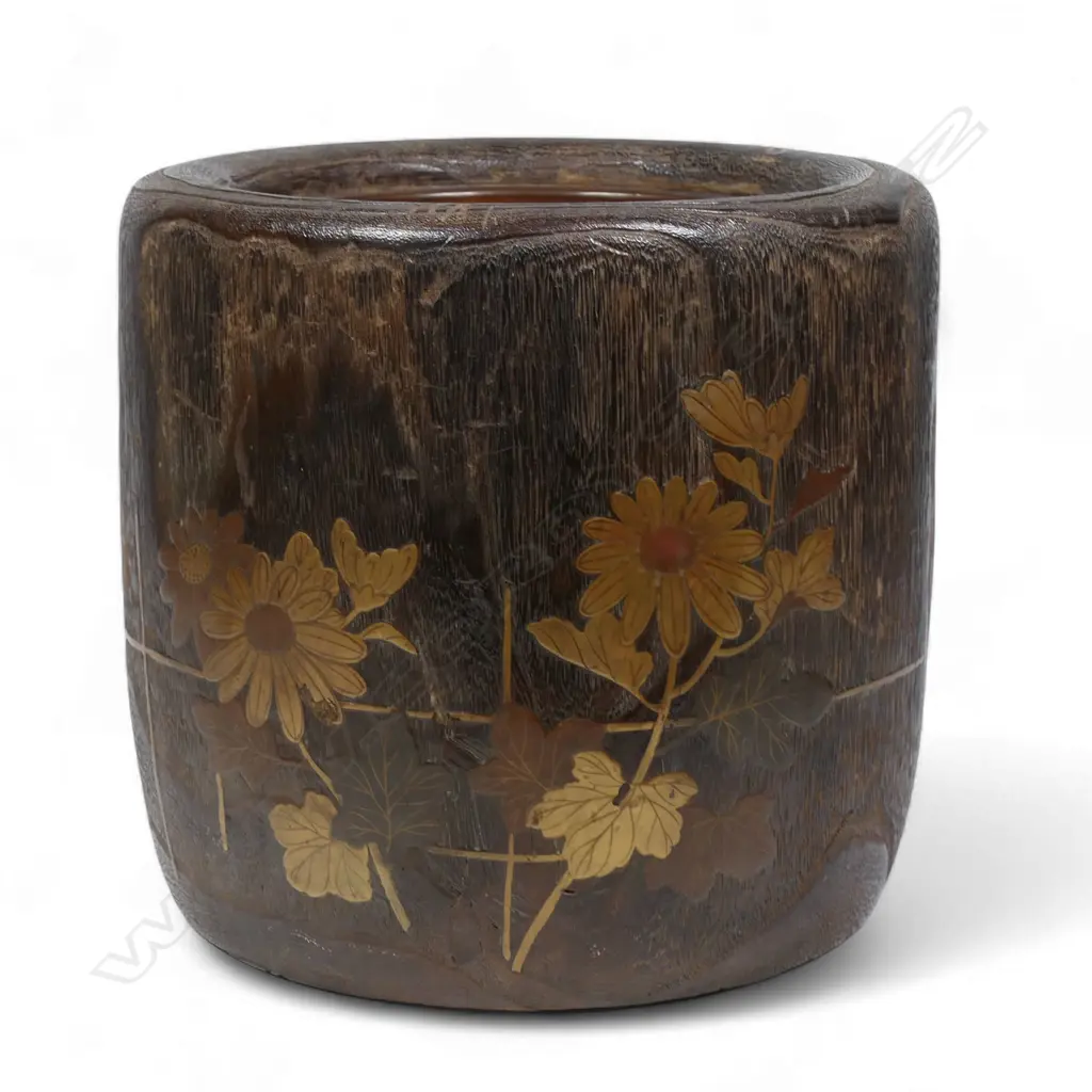A Japanese Meiji period paulownia wood decorative hibachi, Image 1++