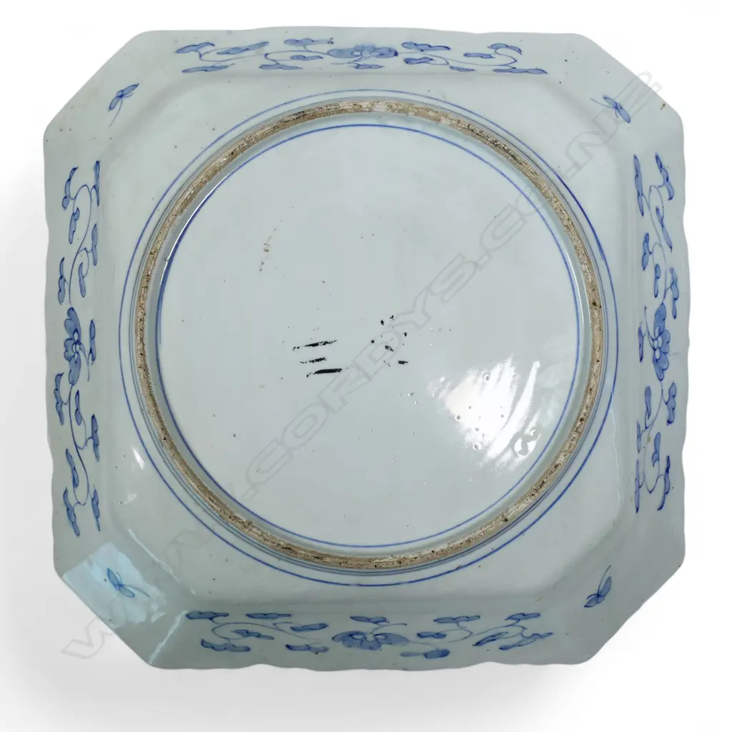 A 19thC Japanese Arita Imari porcelain large square dish, Image 1++