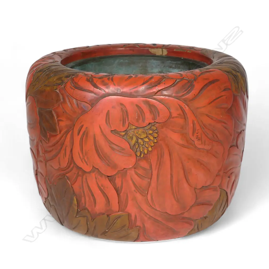 A Japanese Meiji period carved wood hibachi, Image 1++