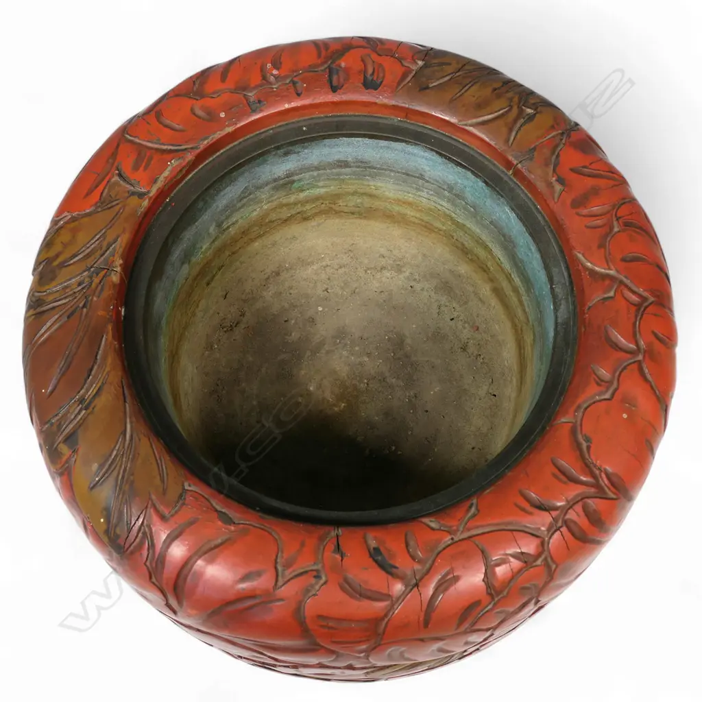 A Japanese Meiji period carved wood hibachi, Image 1++