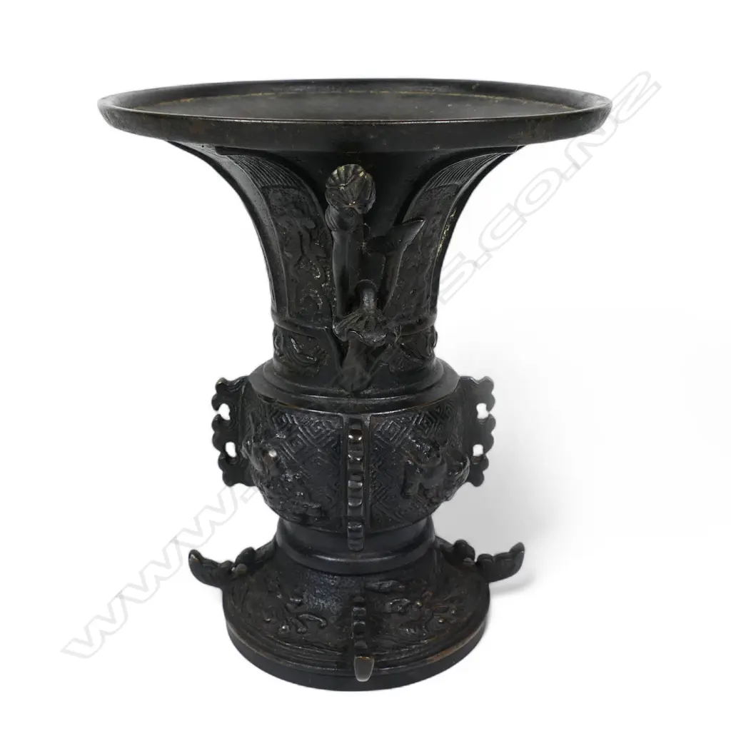 An old Chinese bronze archaic style Gu form vase, Image 1++
