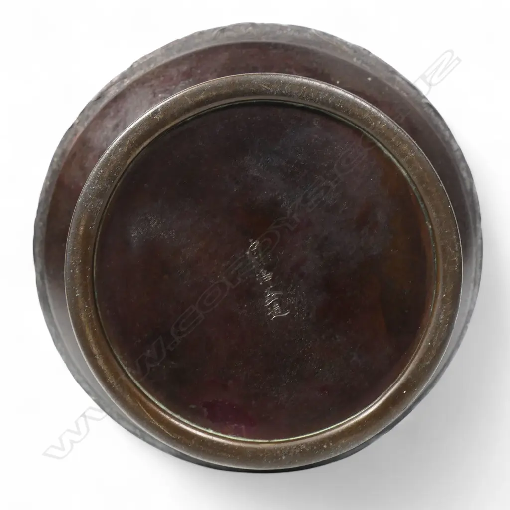 An old Chinese bronze archaic style Gu form vase, Image 1++