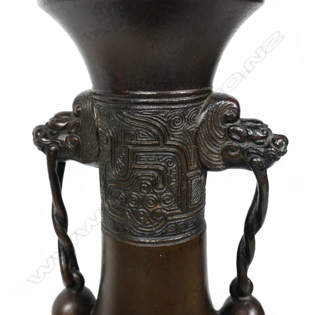 An old Chinese bronze archaic style vase, Image 1++