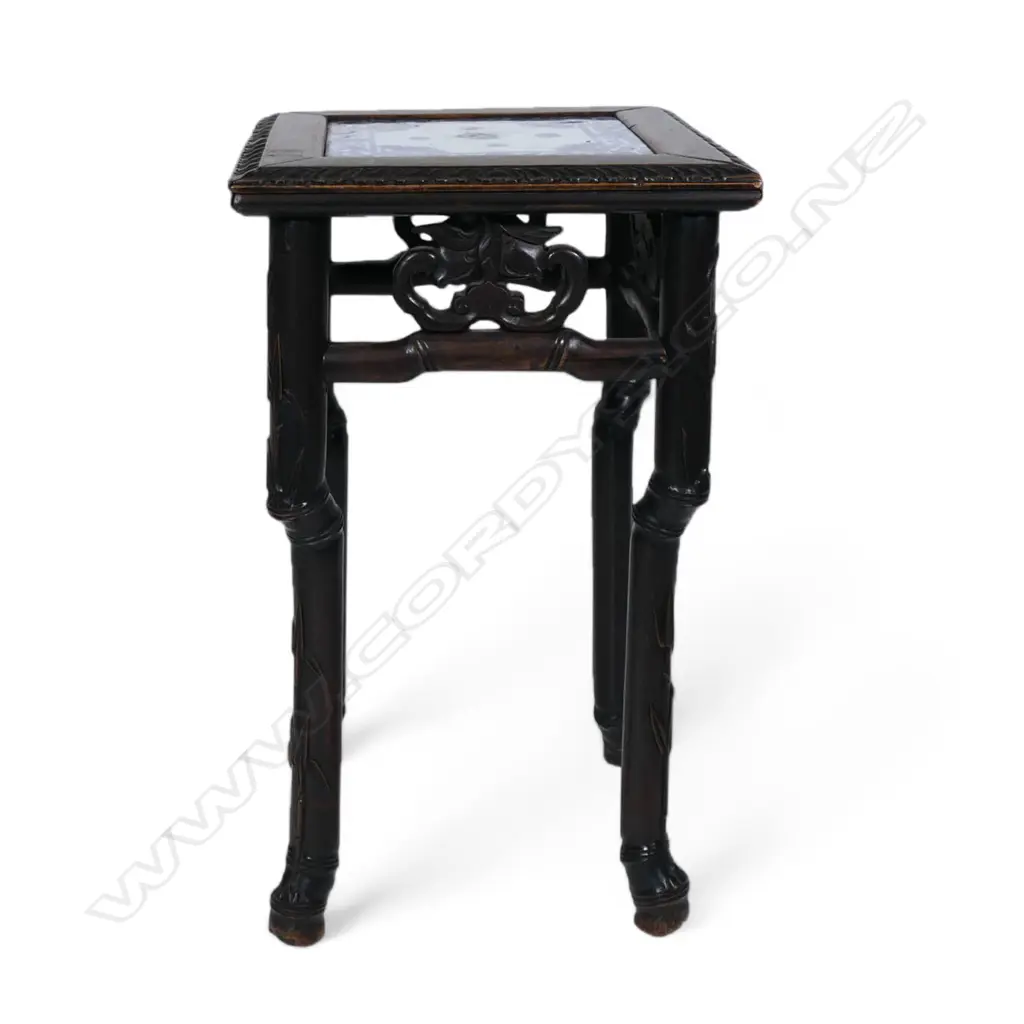 A small Chinese hardwood vase table, Image 1++