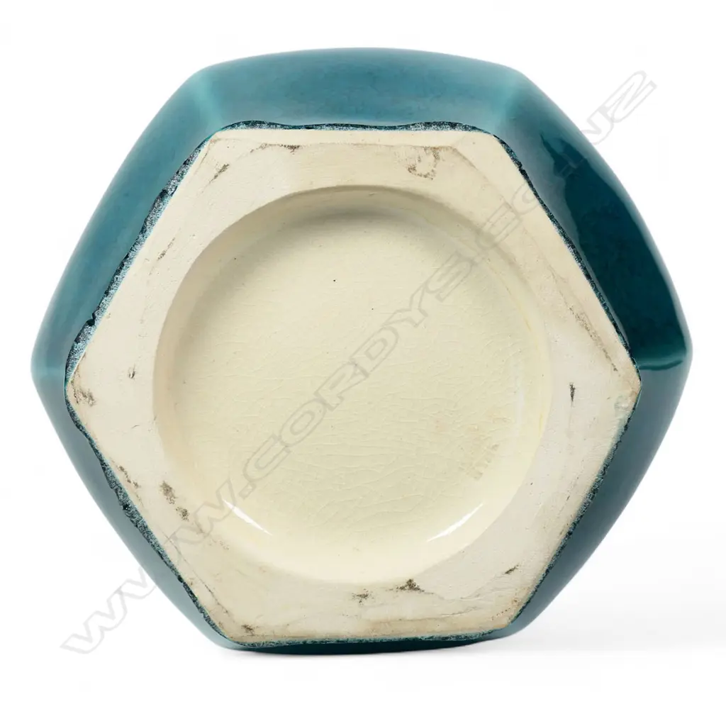 A quality oriental bright turquoise gloss glazed vase, Image 1++
