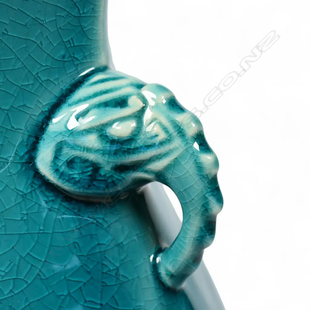 A quality oriental bright turquoise gloss glazed vase, Image 1++