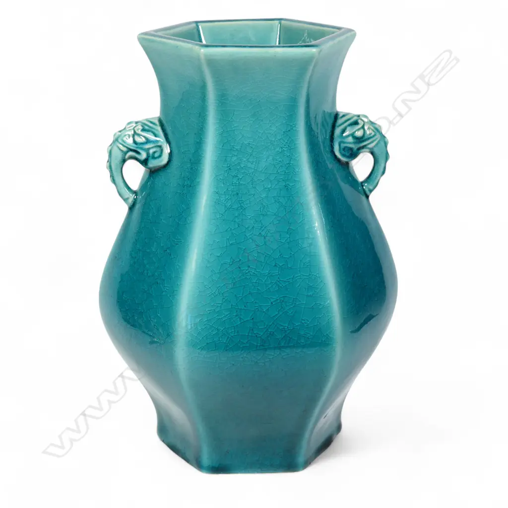 A quality oriental bright turquoise gloss glazed vase, Image 1++