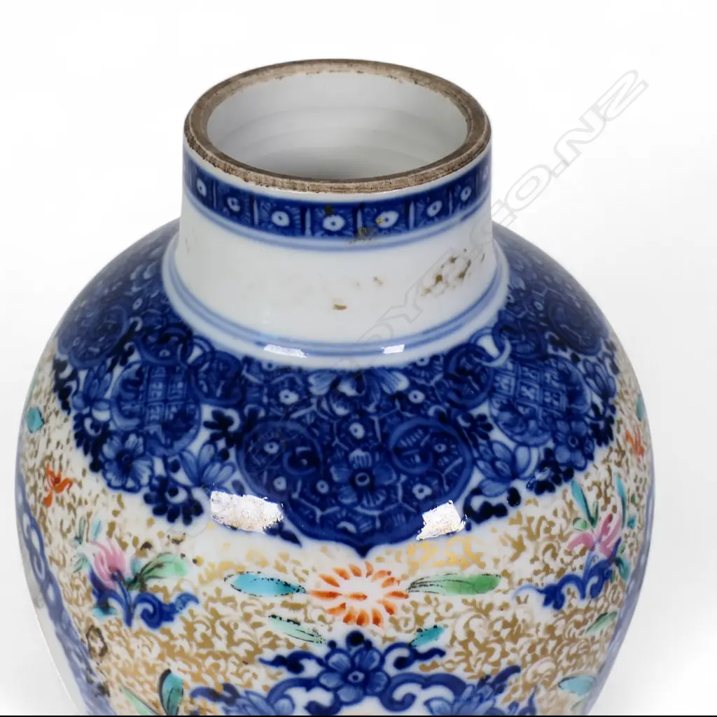 An 18th/19thC Chinese export famille rose baluster vase, Image 1++