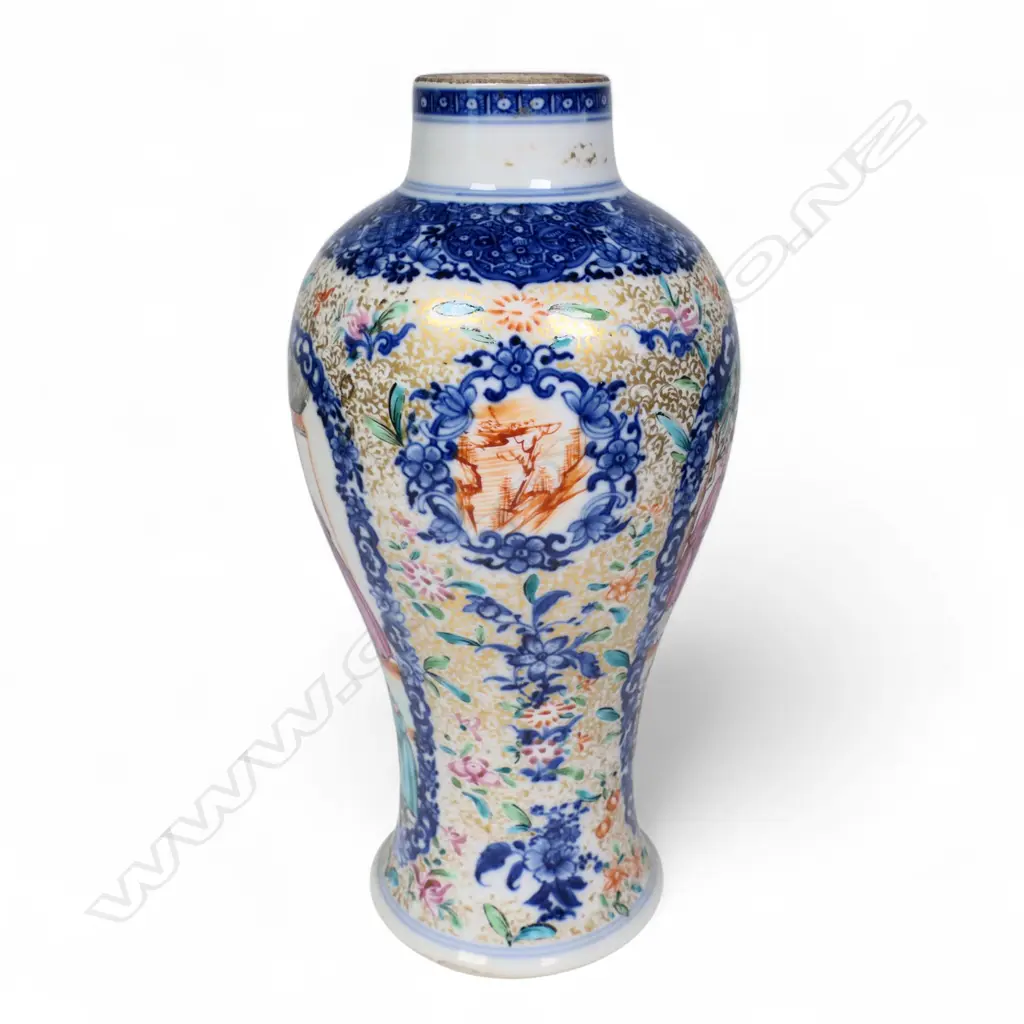 An 18th/19thC Chinese export famille rose baluster vase, Image 1++