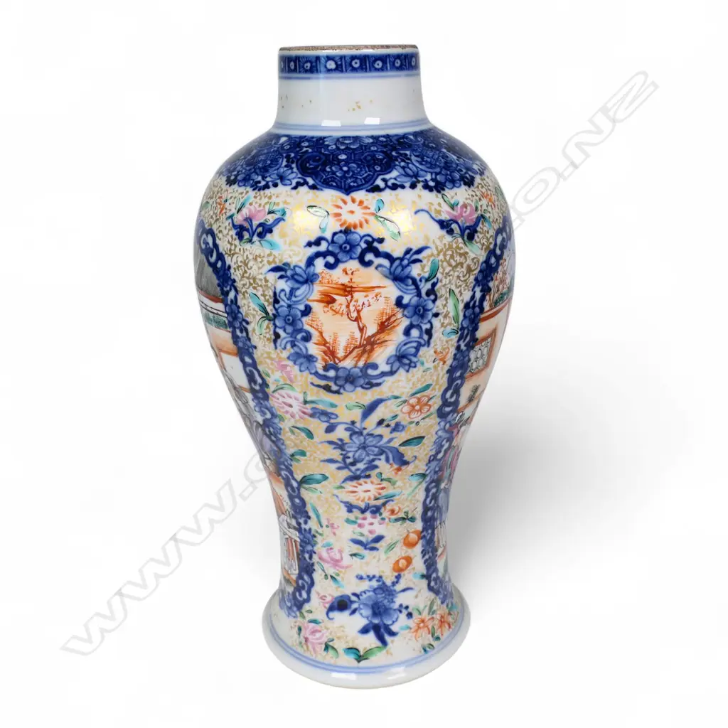 An 18th/19thC Chinese export famille rose baluster vase, Image 1++
