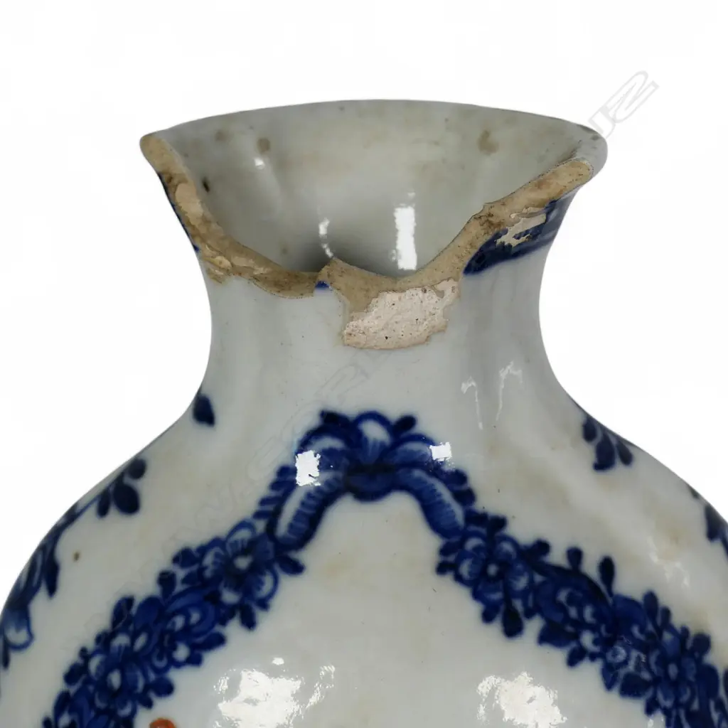 A pair of 18th/19thC Chinese export vases, Image 1++
