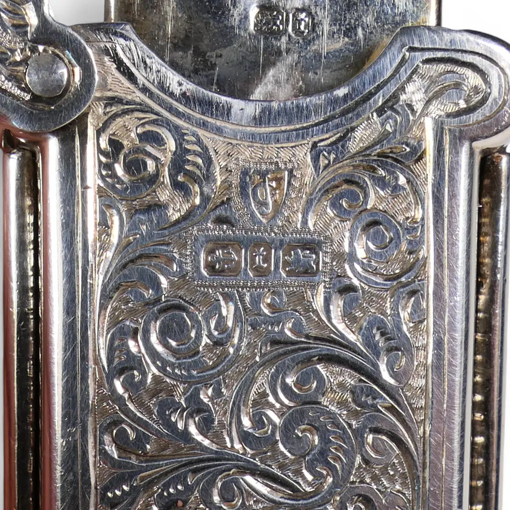 A Victorian silver fancy needle case, Image 1++