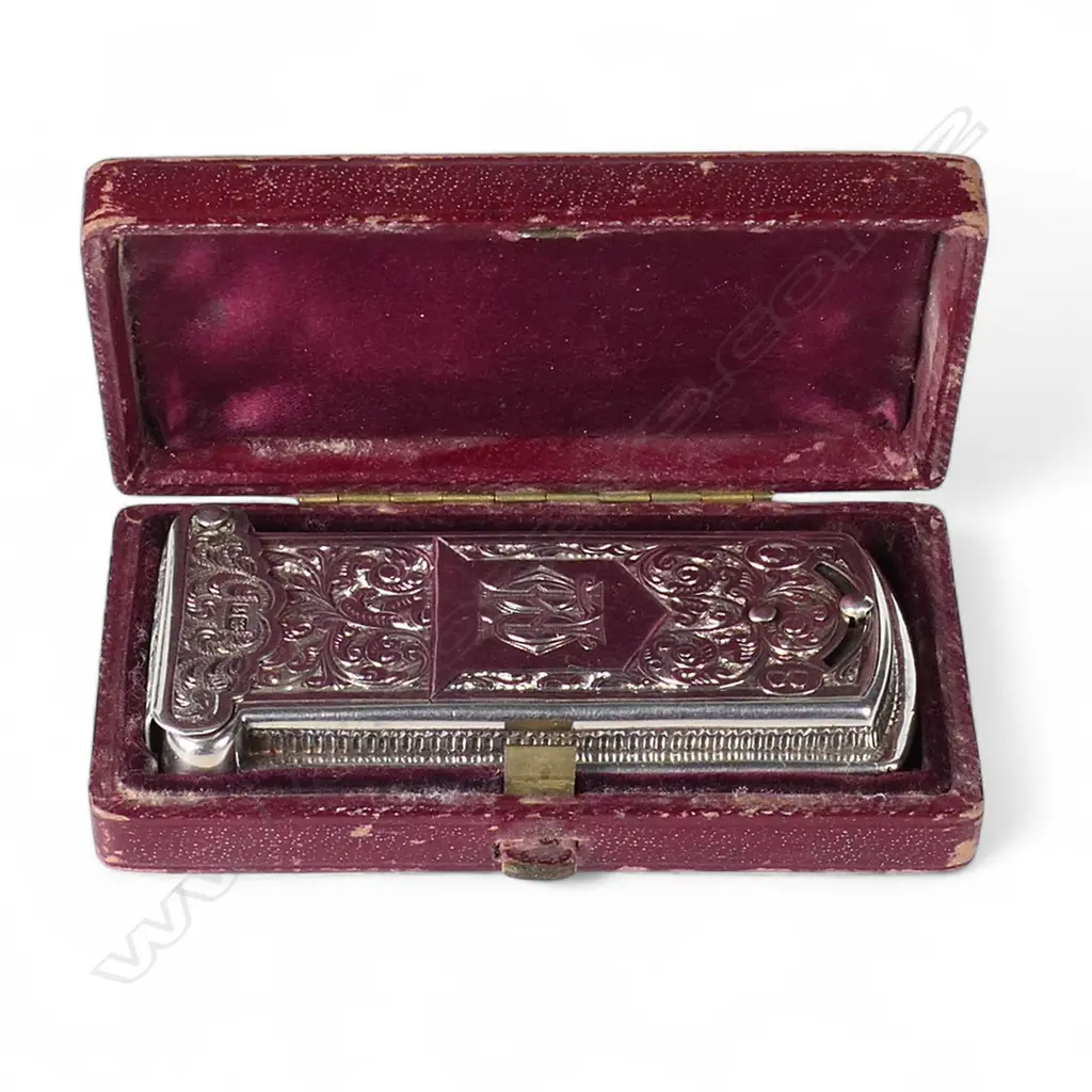 A Victorian silver fancy needle case, Image 1++