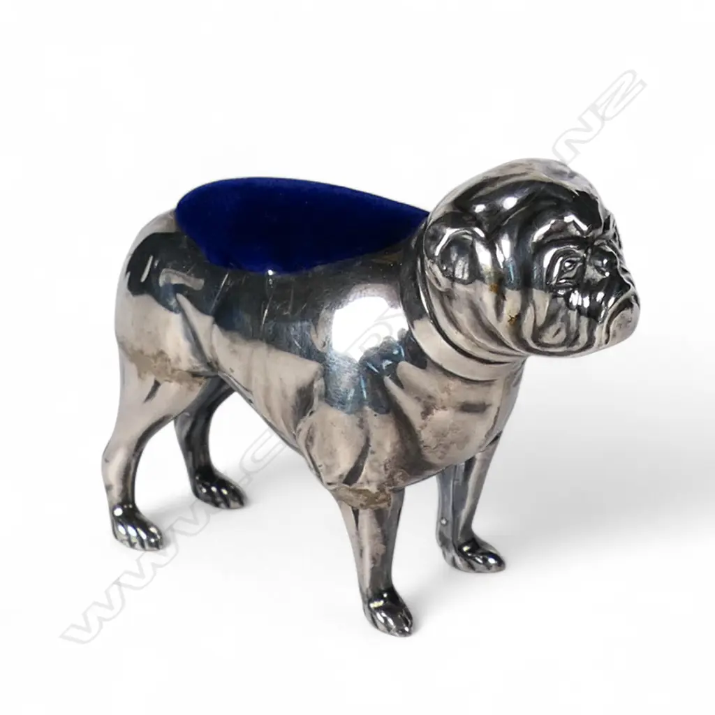 An Edwardian silver bull dog pin cushion, Image 1++