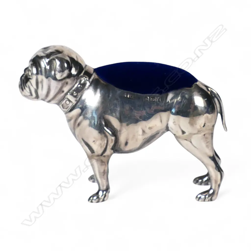 An Edwardian silver bull dog pin cushion, Image 1++