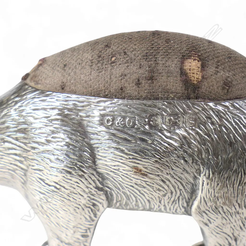 A rare Edwardian silver bear pin cushion, Image 1++