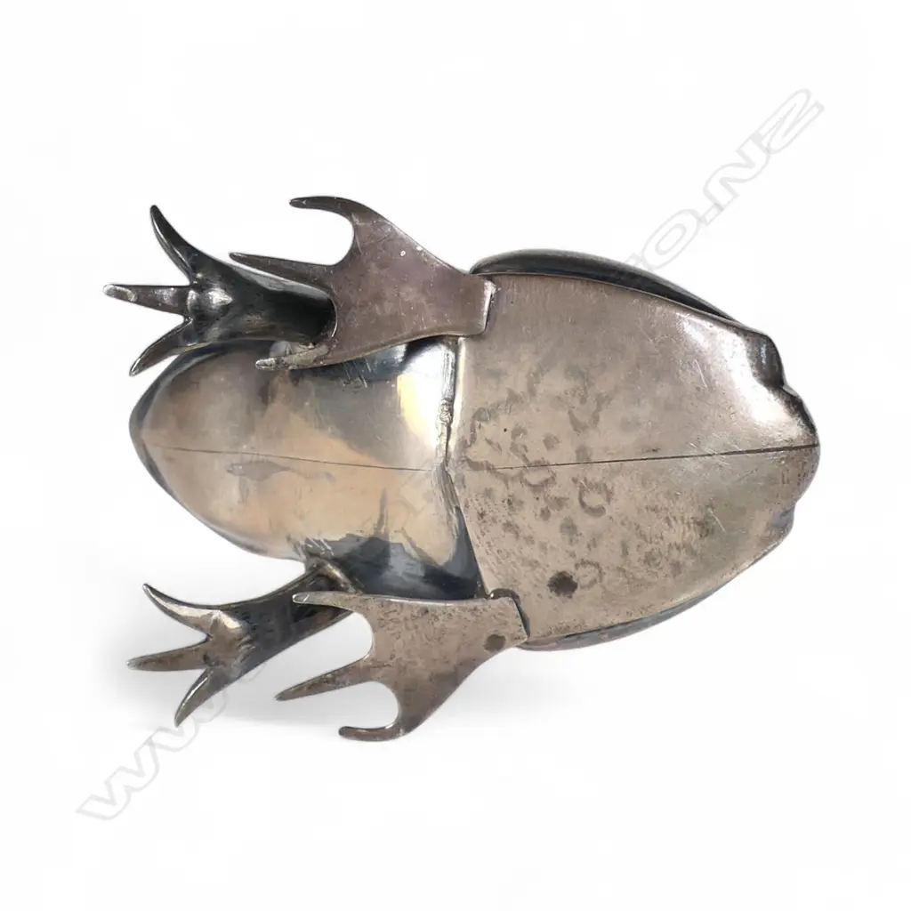A rare Edwardian silver frog pin cushion, Image 1++