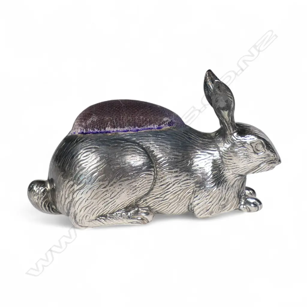 A rare Edwardian silver rabbit pin cushion, Image 1++
