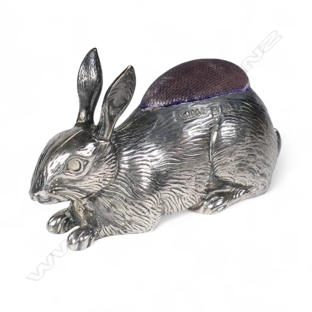 A rare Edwardian silver rabbit pin cushion, Image 1++