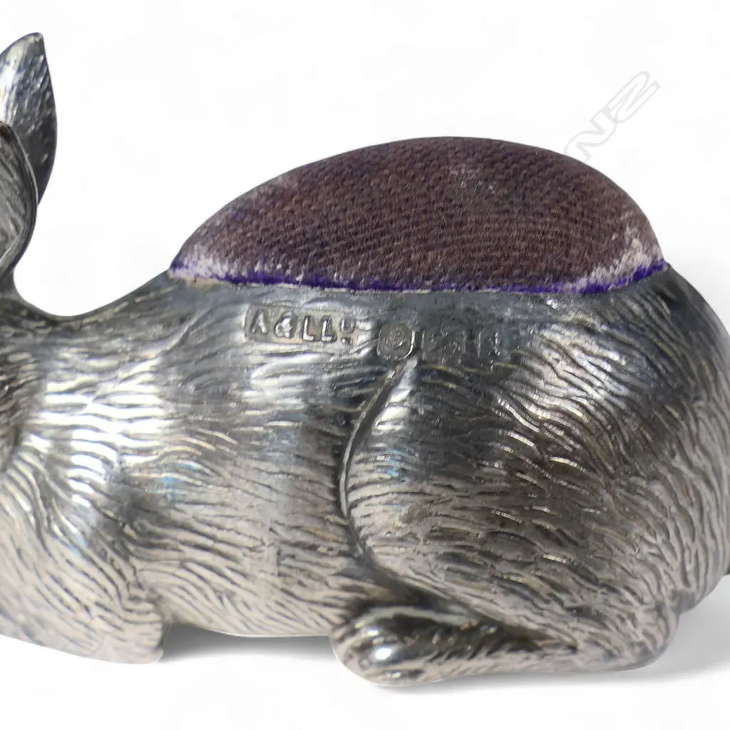 A rare Edwardian silver rabbit pin cushion, Image 1++