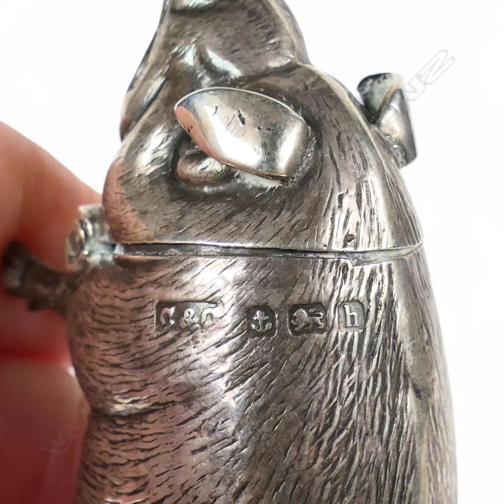 An Edwardian silver vesta, Image 1++