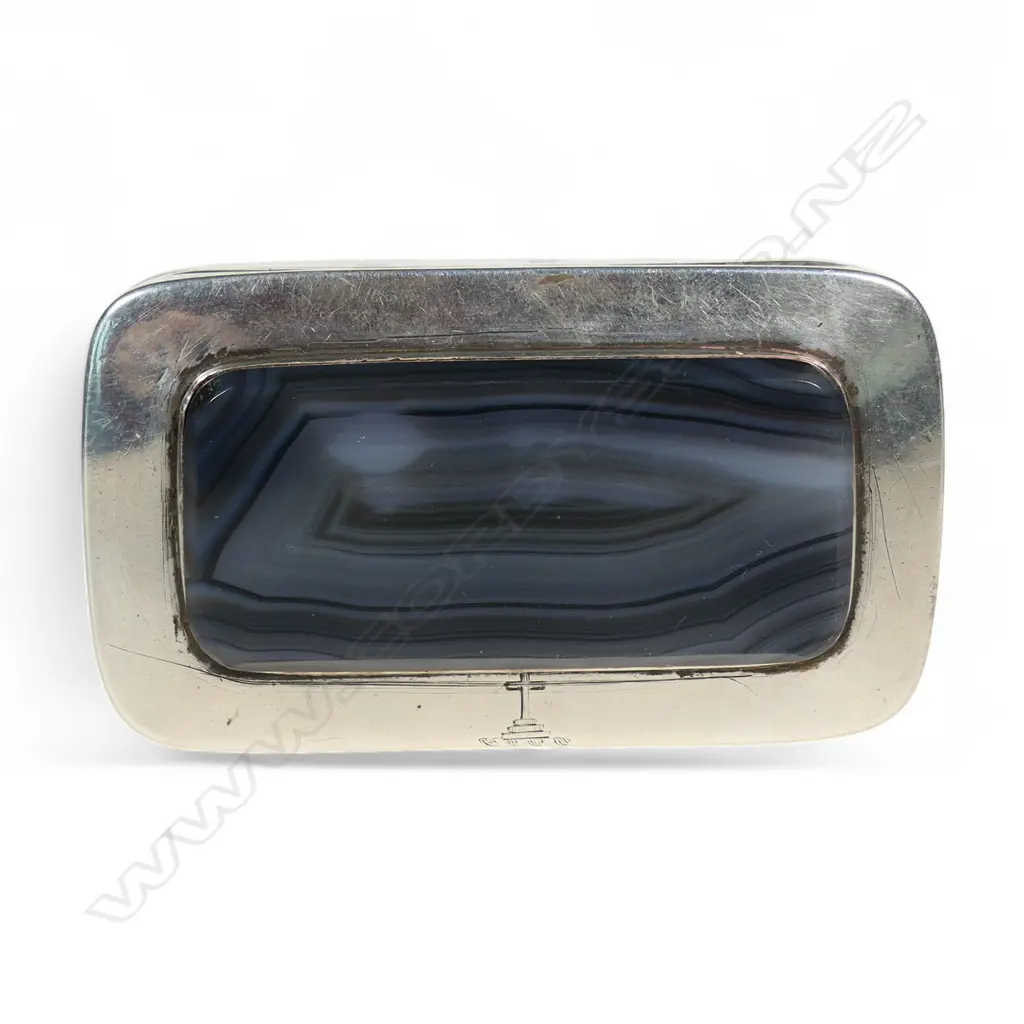 An early Victorian silver and banded agate set box, Image 1++