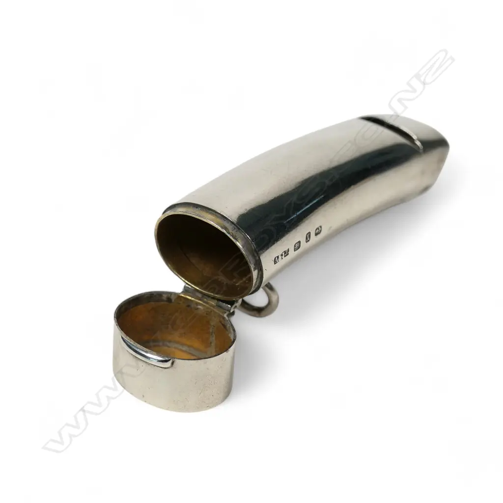 A rare late Victorian silver combination whistle-vesta case, Image 1++