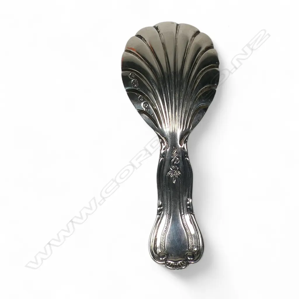 A Victorian cast silver heavy caddy spoon, Image 1++