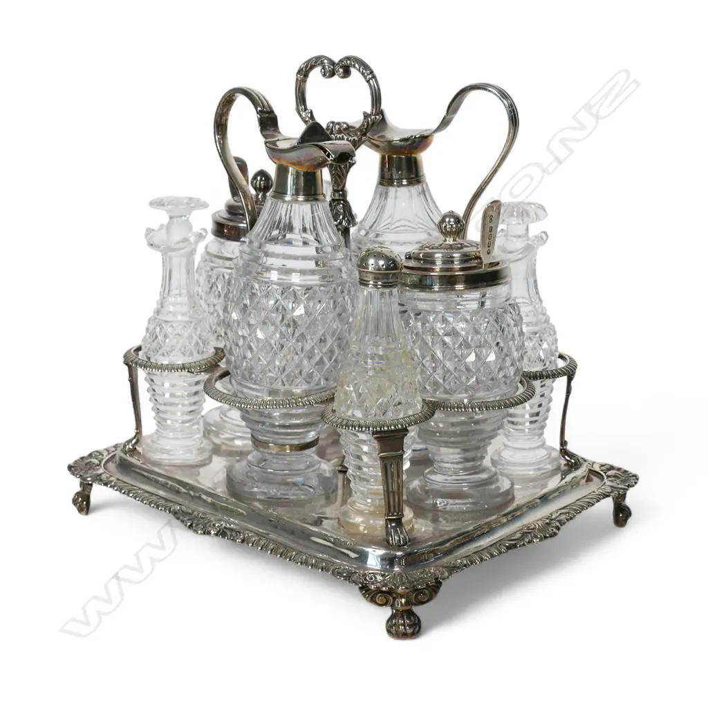 A late George III silver cruet set, Image 1++