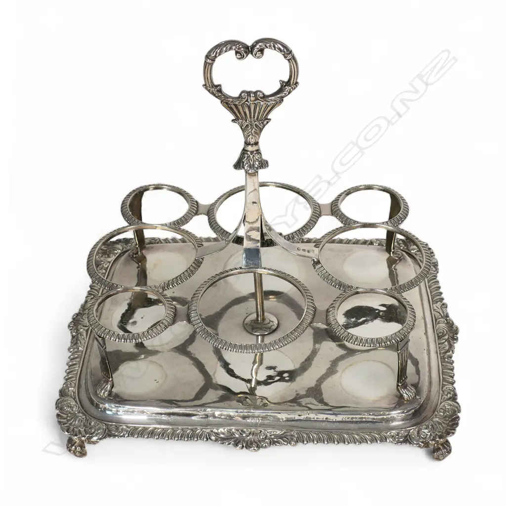 A late George III silver cruet set, Image 1++