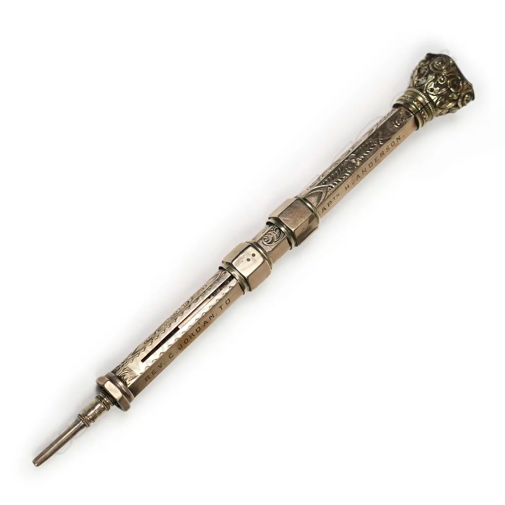 An Edwardian engraved 9ct gold and metal core propelling pen and pencil, Image 1++