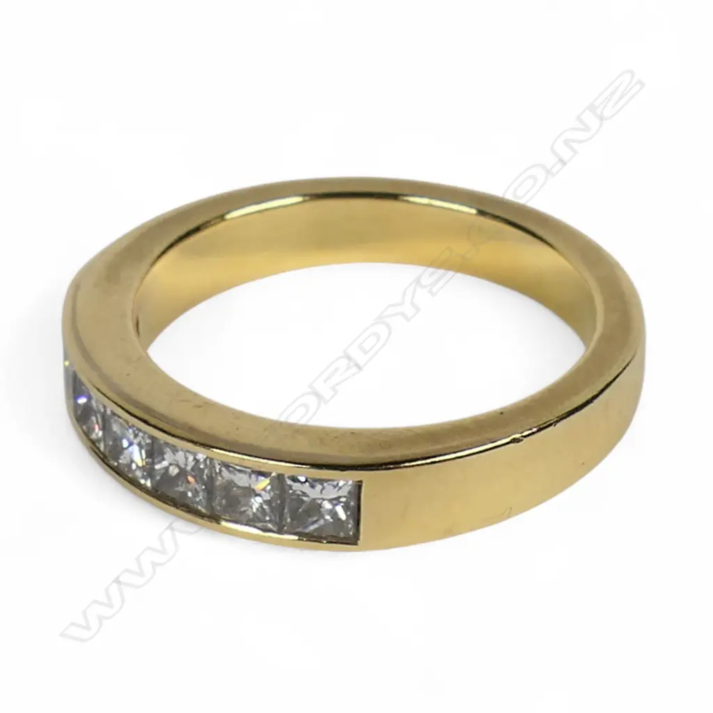 A Peter Minturn 18ct gold and diamond ring, Image 1++