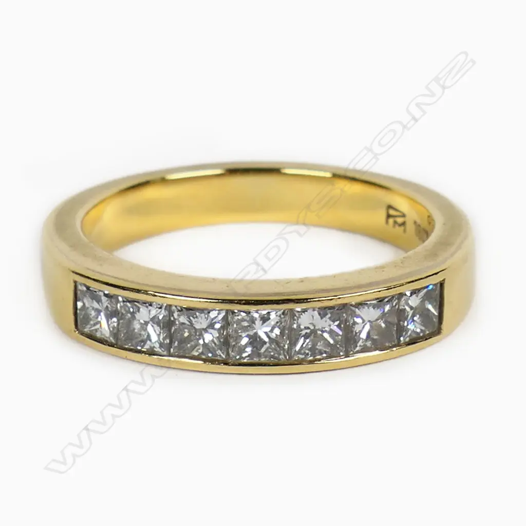 A Peter Minturn 18ct gold and diamond ring, Image 1++