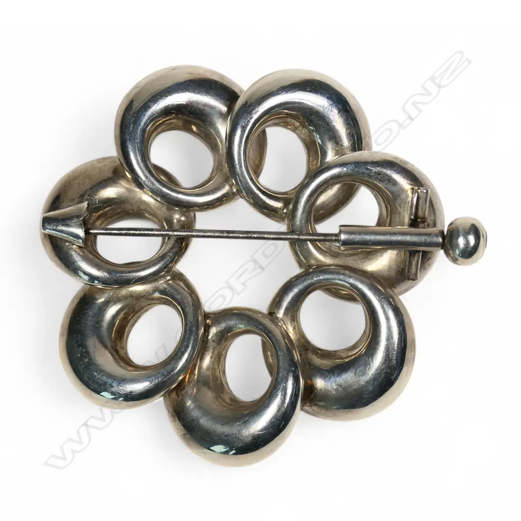 A late Victorian silver and malachite radiating brooch, Image 1++