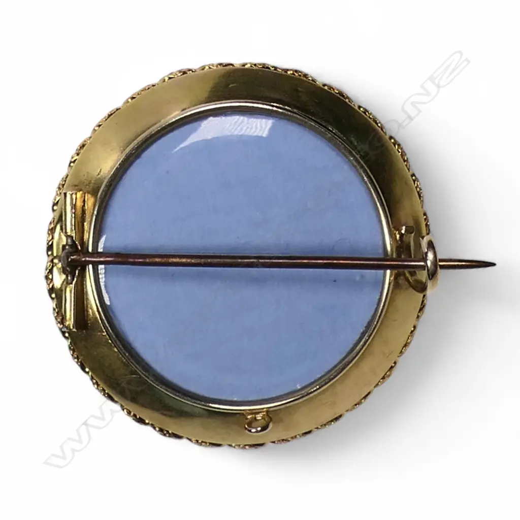 Victorian Etruscan revival 9ct gold and turquoise brooch, Image 1++