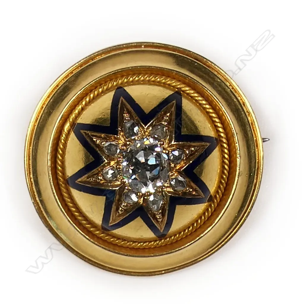 A Victorian 18ct gold and diamond brooch, Image 1++