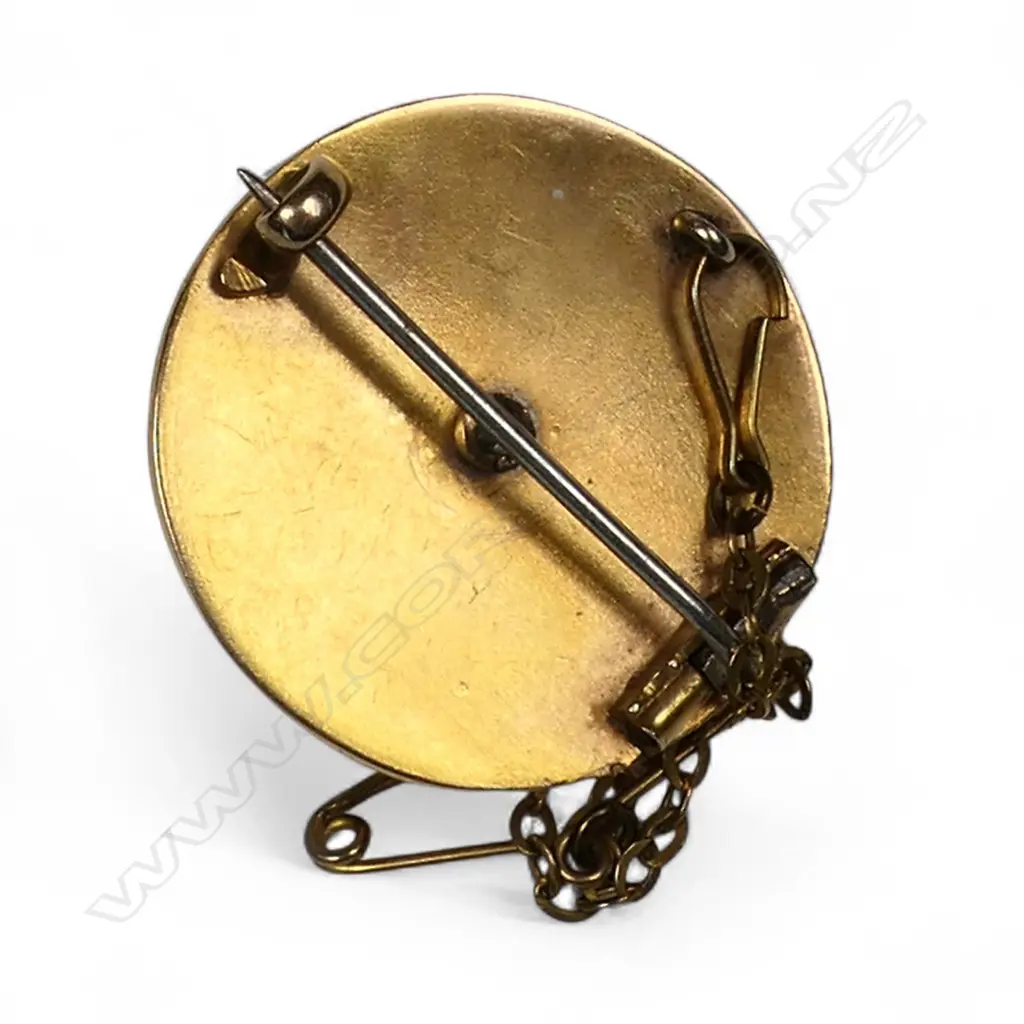 A Victorian 18ct gold and diamond brooch, Image 1++