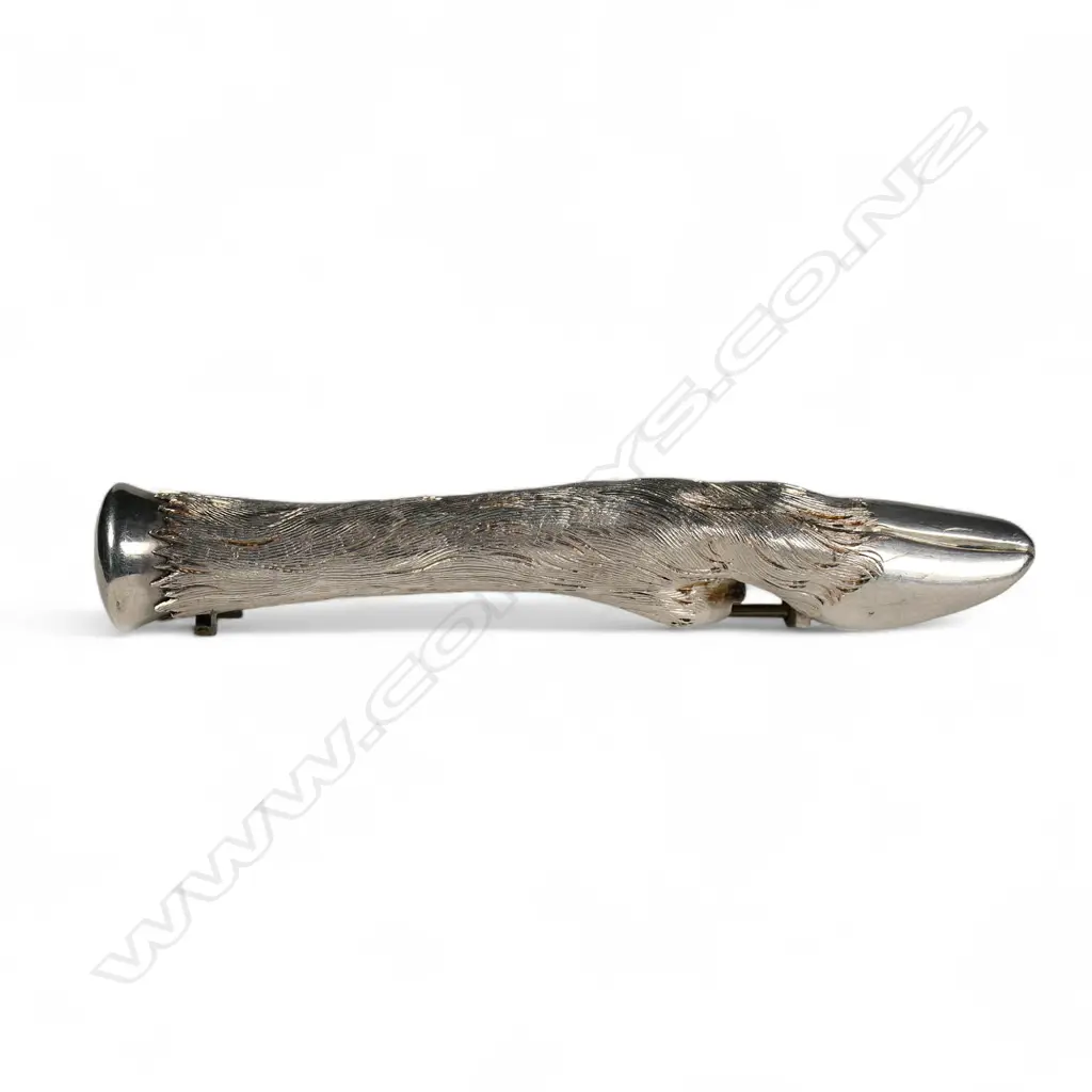 An impressive vintage silver deer's leg brooch, Image 1++