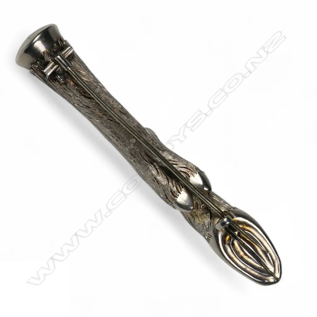 An impressive vintage silver deer's leg brooch, Image 1++